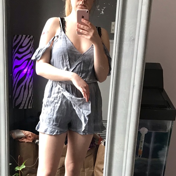 🦋3/50$ NWT AE blue cold shoulder romper - Picture 7 of 7